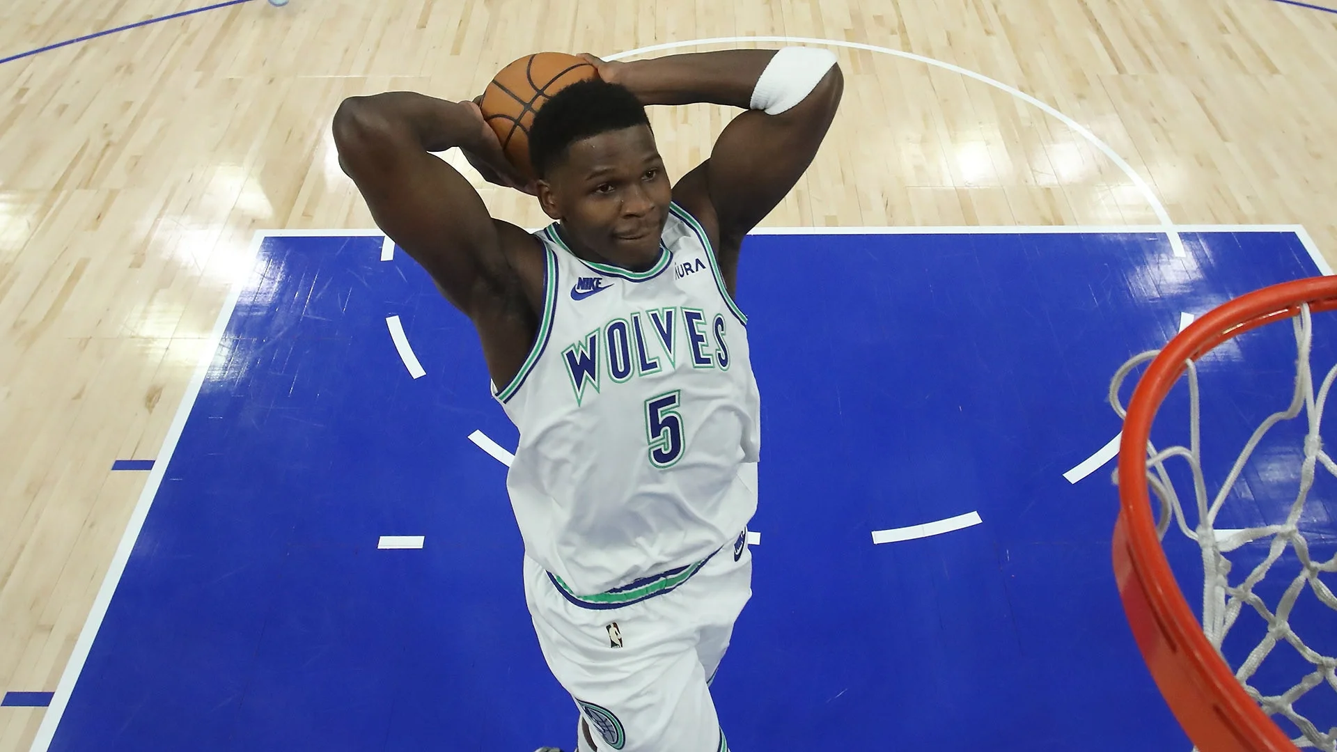 NBA球员扣篮精彩画面